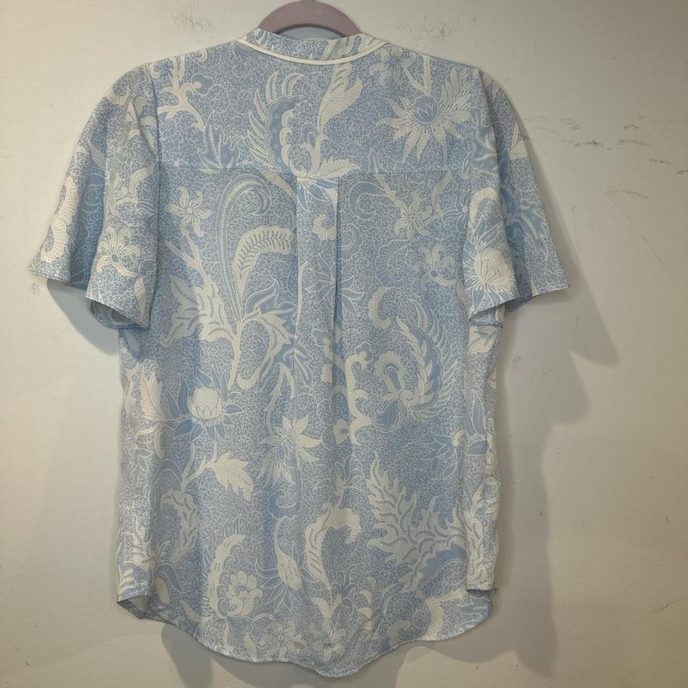 Diane von Furstenberg silk sky blue flowy floral blouse with button up 8 M/L - Picture 5 of 7